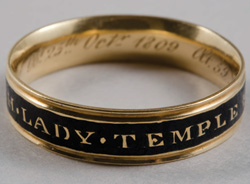 Elizabeth Bowdoin Temple mourning ring Gold, enamel