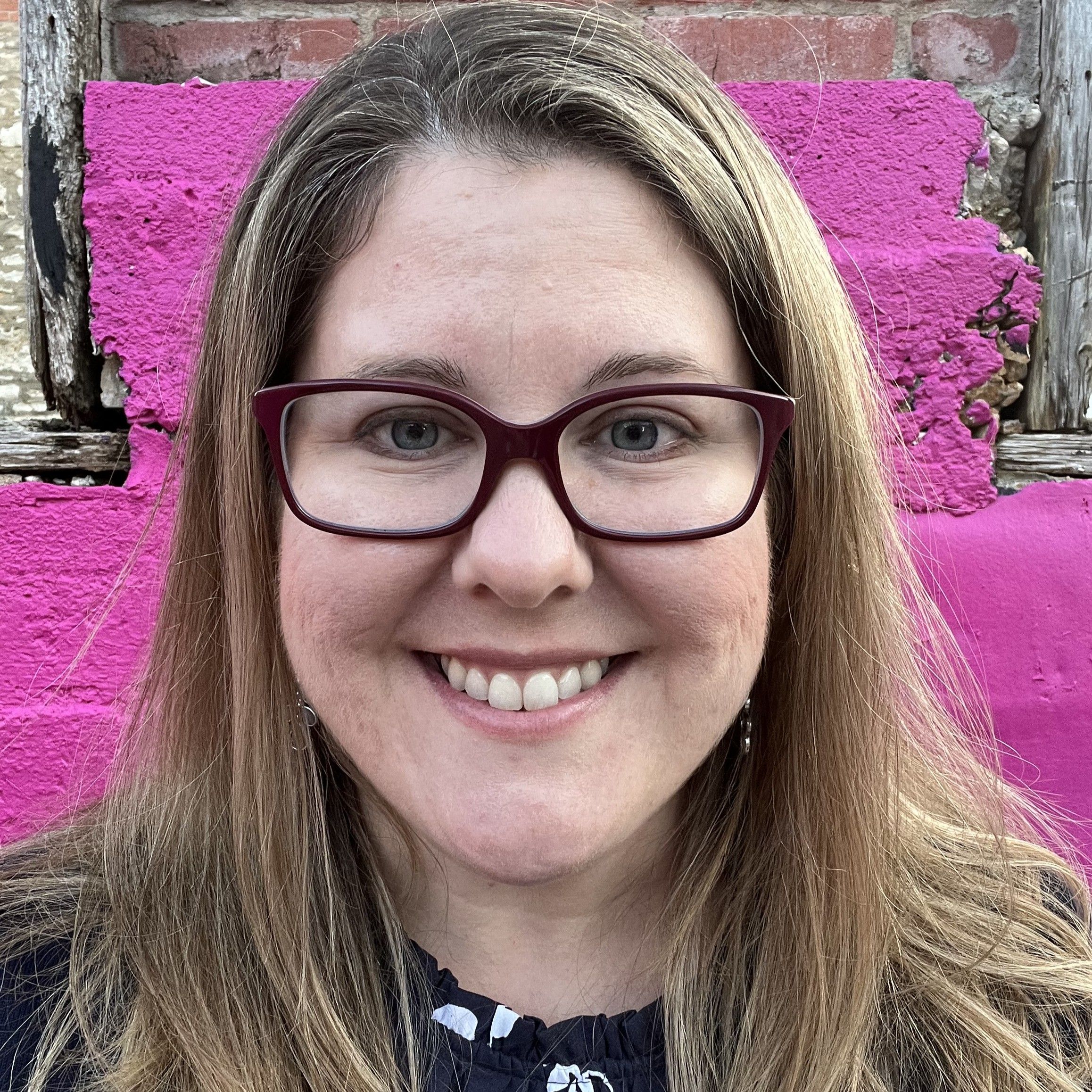 Gray, Lauren staff photo sq.jpeg