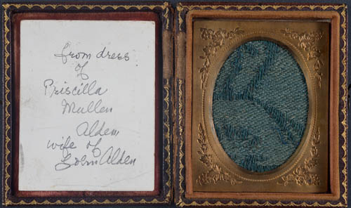 Cloth fragment Woven wool damask, linen thread Cloth fragment Woven wool damask, linen thread