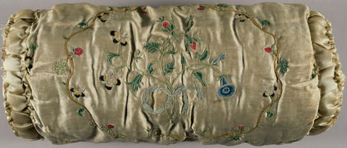 Muff belonging to Hannah Dawes Goldthwaite Newcomb Silk, silk multicolored thread